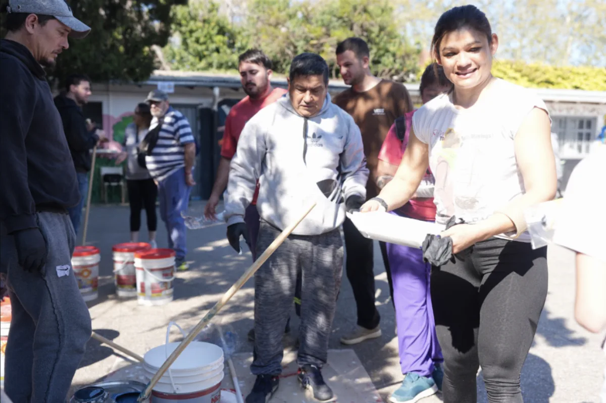 Jornadas de la Comunidad 2026: renovaron la Escuela Primaria N°20 y la Plaza Primera Junta en Llavallol