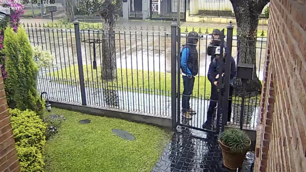 Detuvieron a cuatro hombres que intentaban entrar por la fuerza a una casa en Lomas de Zamora